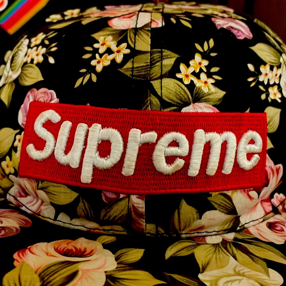 SUPREME SNAPBACK